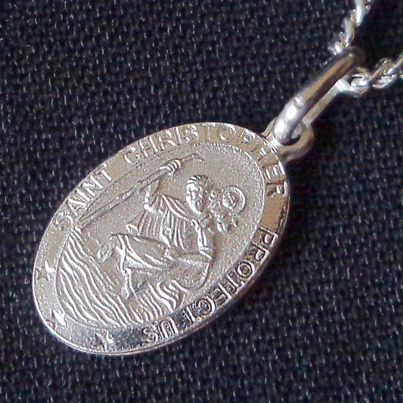 Large Oval Real Sterling Silver St Christopher Pendant Necklace Stamped925 ITALY - Picture 2 of 4
